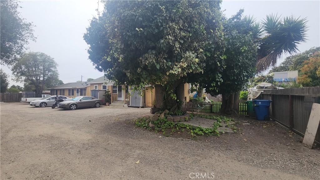 806 E Main