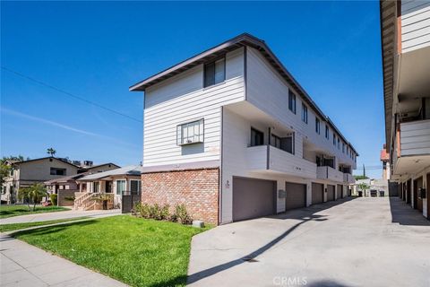 Photo of 1129 Linden Avenue #5, Glendale, CA 91201 (MLS # GD26092721)
