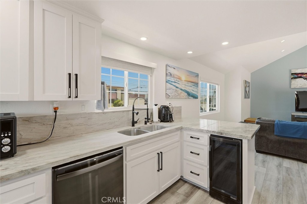 1809 Vanderbilt Lane C