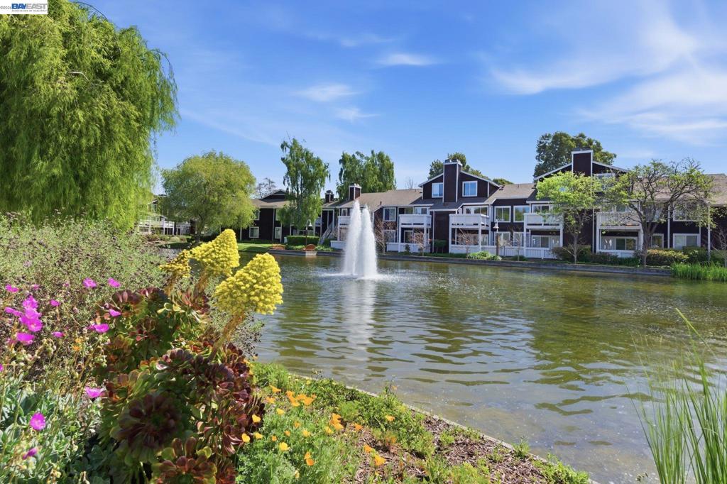 22 Marina Lakes Dr
