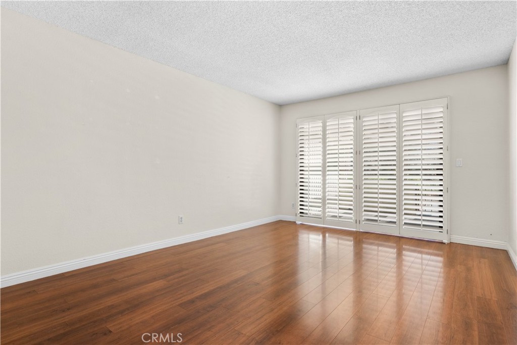 887 Endicott