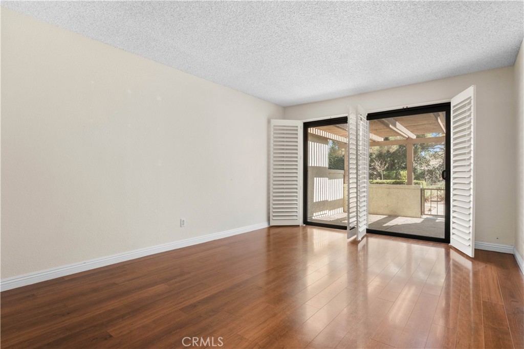 887 Endicott