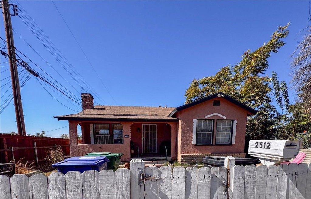 Photo of 2512 N Baker St, Bakersfield, CA 93305 (MLS # PW25242230)