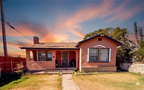 Photo of 2512 N Baker St, Bakersfield, CA 93305 (MLS # PW25242230)
