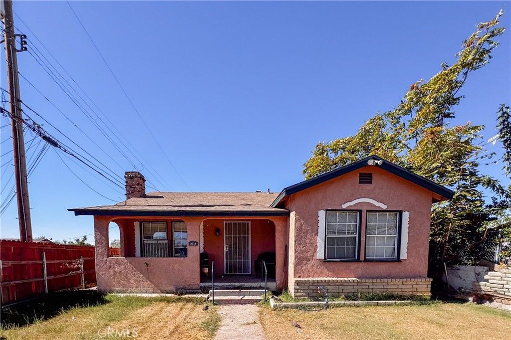 Photo of 2512 N Baker St, Bakersfield, CA 93305 (MLS # PW25242230)