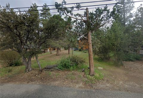 Photo of 568 Highland Avenue, Sugarloaf, CA 92386 (MLS # PW26000232)