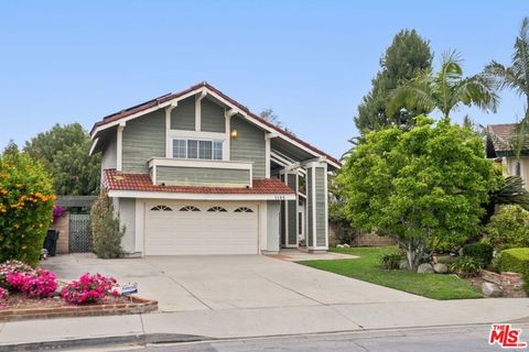 1105 E Meadow Wood Drive Covina CA 91724