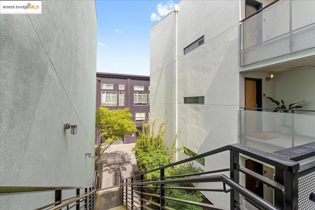 WEST OAKLAND - Residential