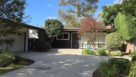 Photo of 1821 N College Place, Long Beach, CA 90815 (MLS # SB25230838)