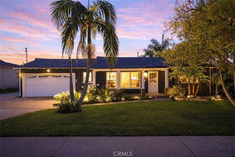 Photo of 334 E Juanita Avenue, San Dimas, CA 91773 (MLS # WS26081804)