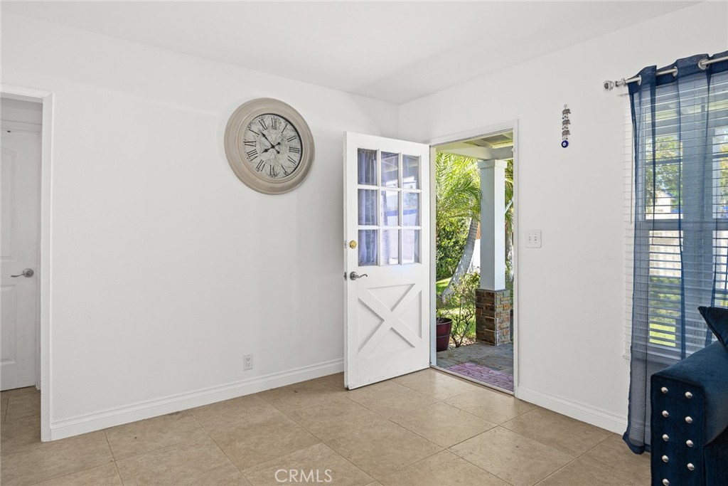 334 E Juanita Avenue