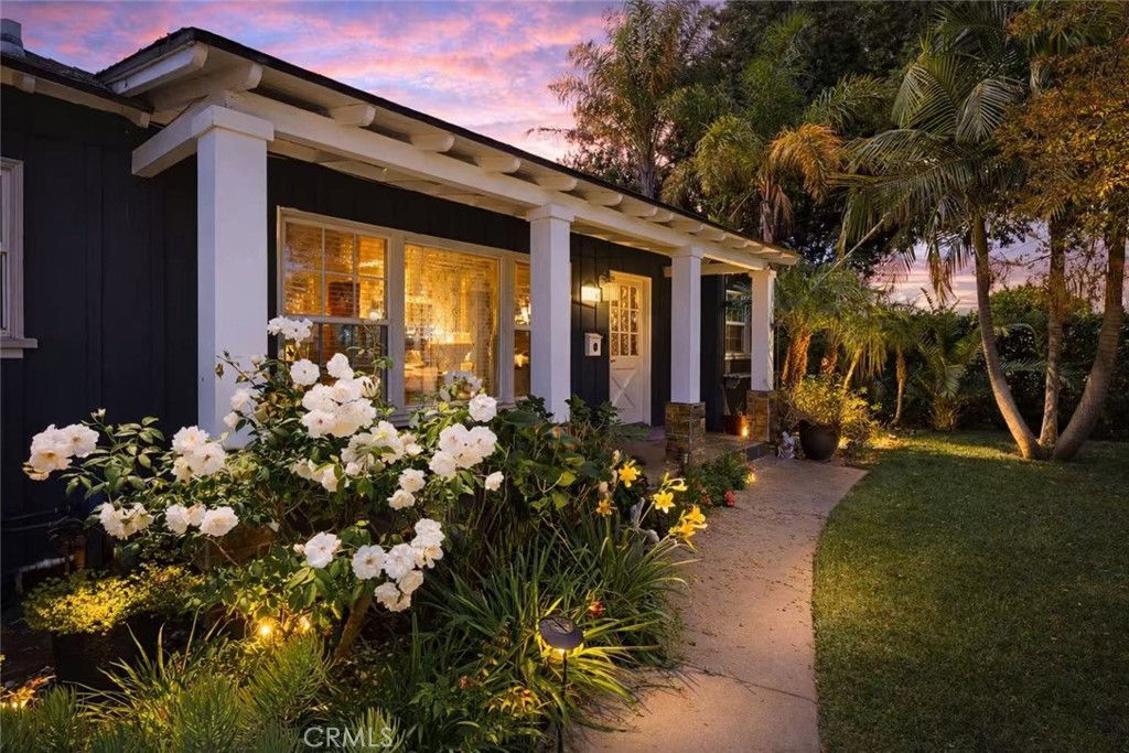 334 E Juanita Avenue