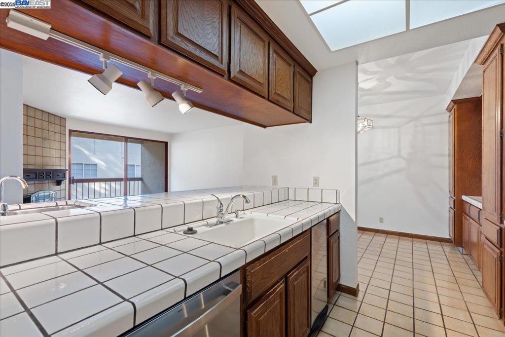 FAIRVIEW - Residential