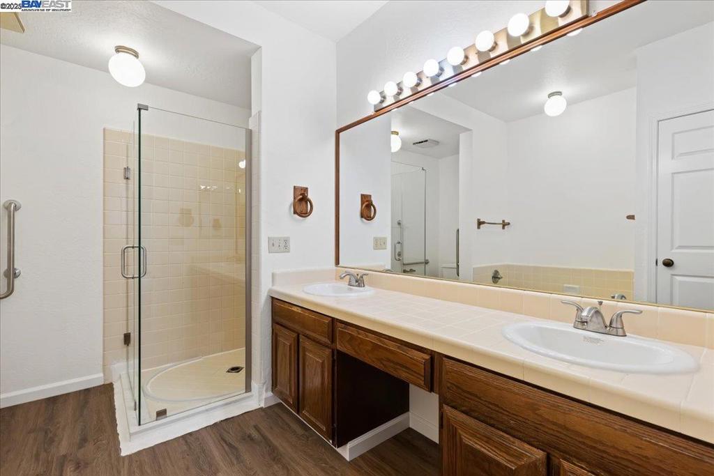 FAIRVIEW - Residential