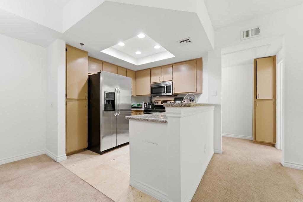 680 Camino De La Reina 2201