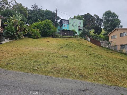 Photo of 5200 Bohlig Road, Los Angeles, CA 90032 (MLS # IV25099675) Photo of 5200 Bohlig Road, Los Angeles, CA 90032 (MLS # IV25099675)