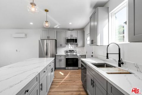 Photo of 1622 1/4 Morton Avenue, Los Angeles, CA 90026 (MLS # 25617869)