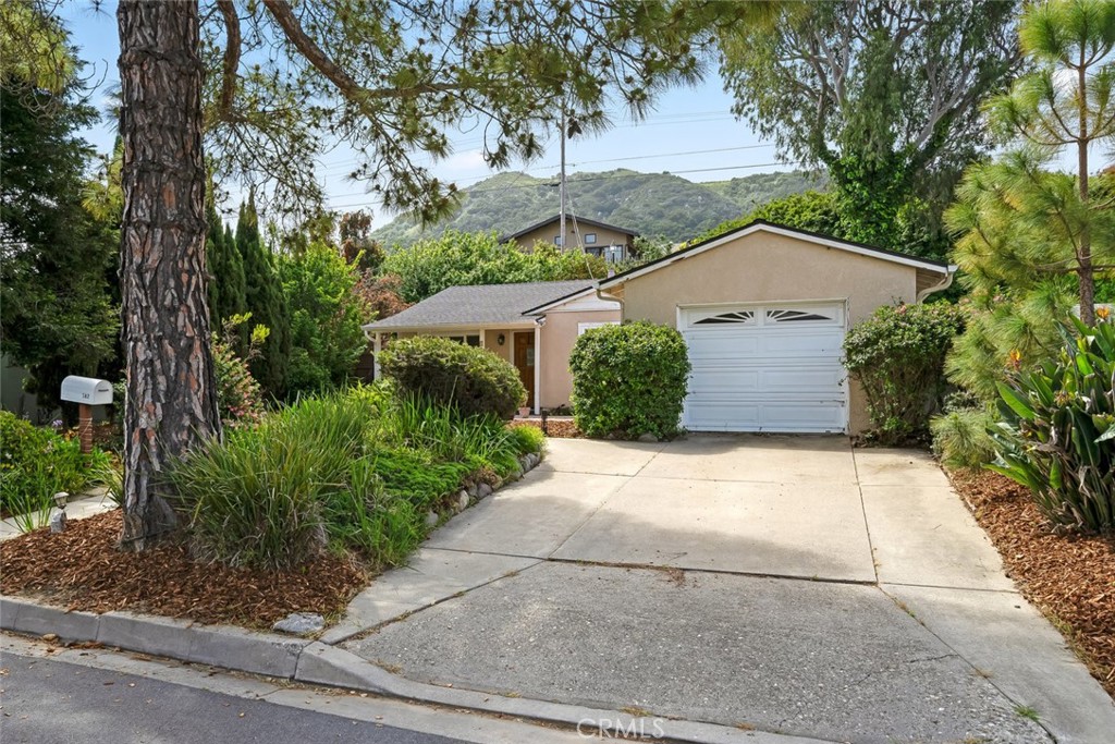 147 Del Sur Way