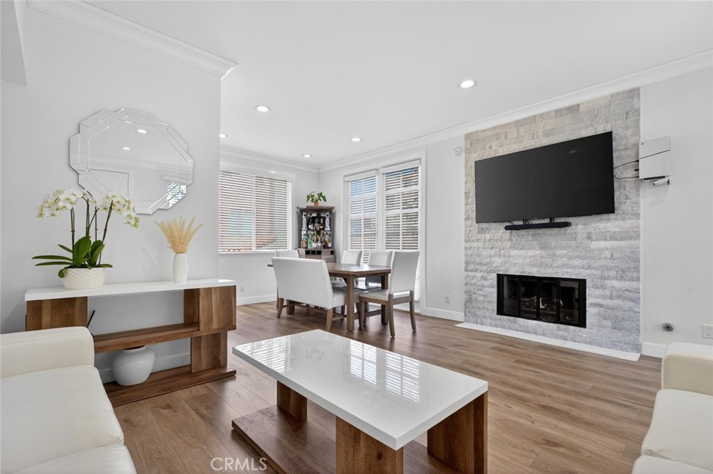 13901 Olive View Lane 14