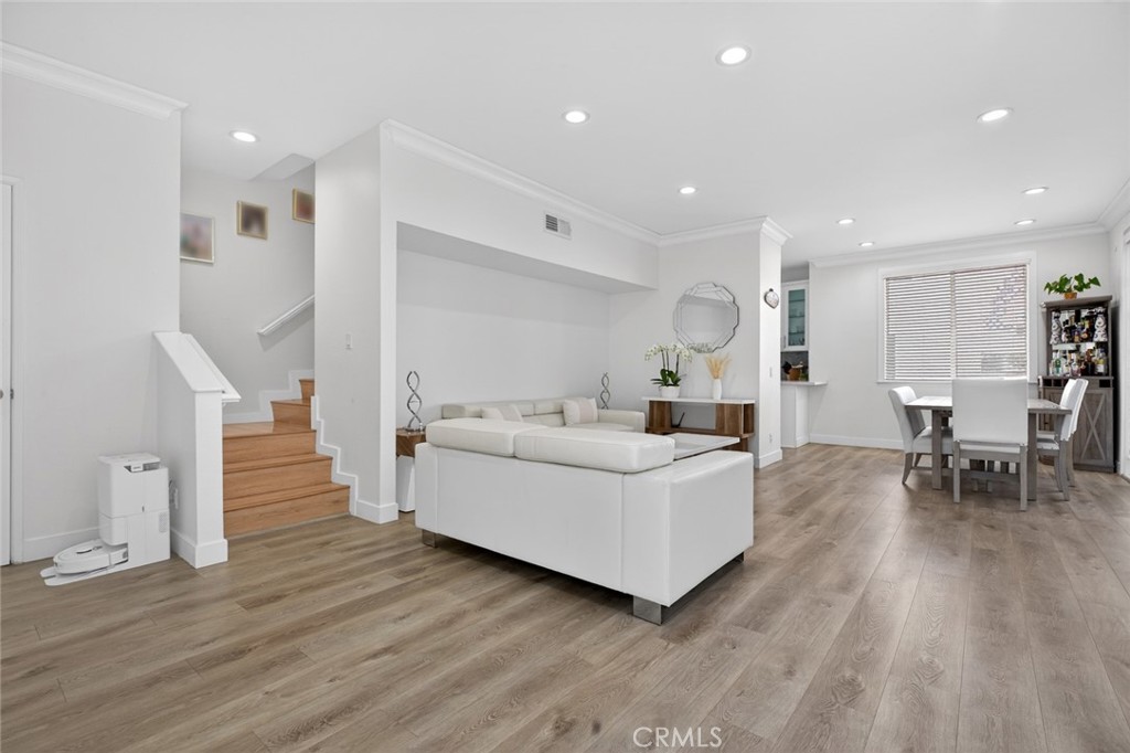 13901 Olive View Lane 14