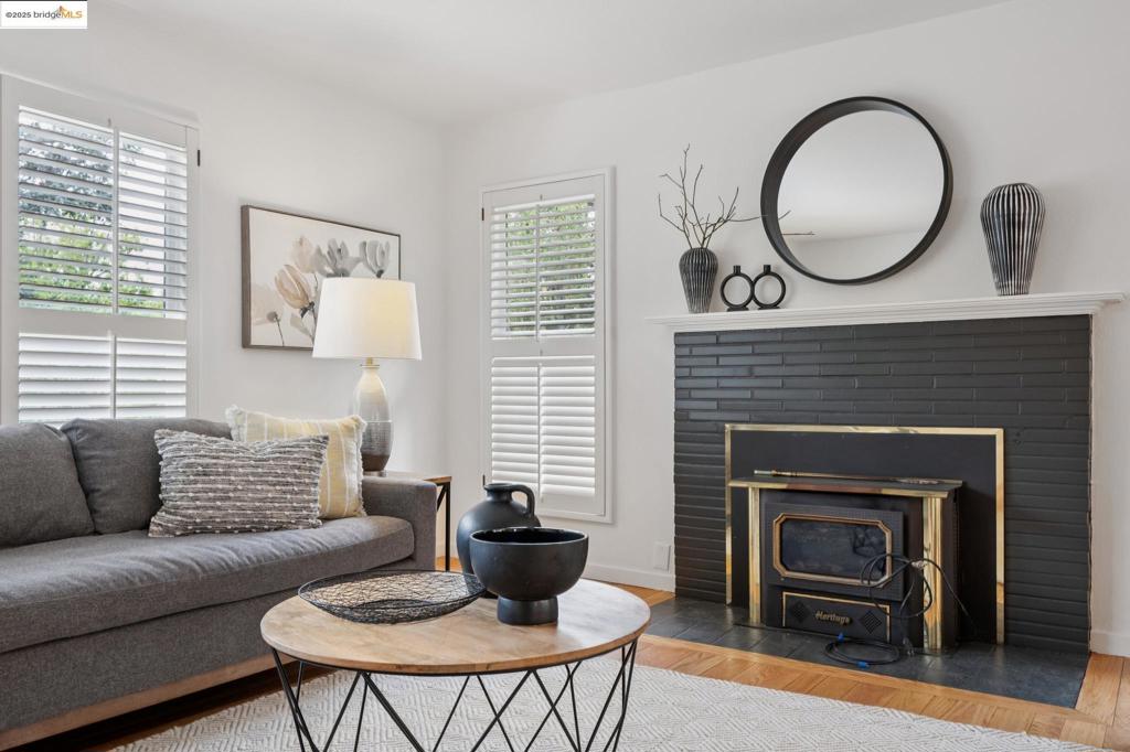 UPPER ROCKRIDGE - Residential