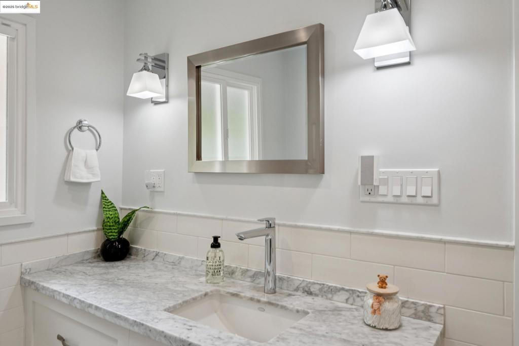 UPPER ROCKRIDGE - Residential