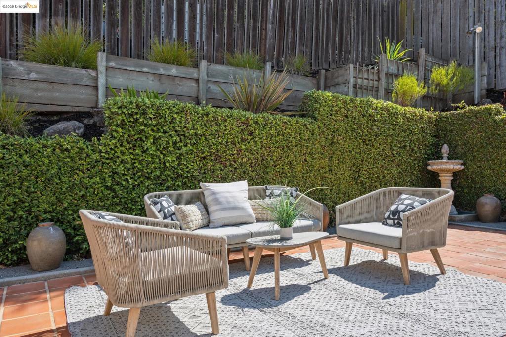 UPPER ROCKRIDGE - Residential