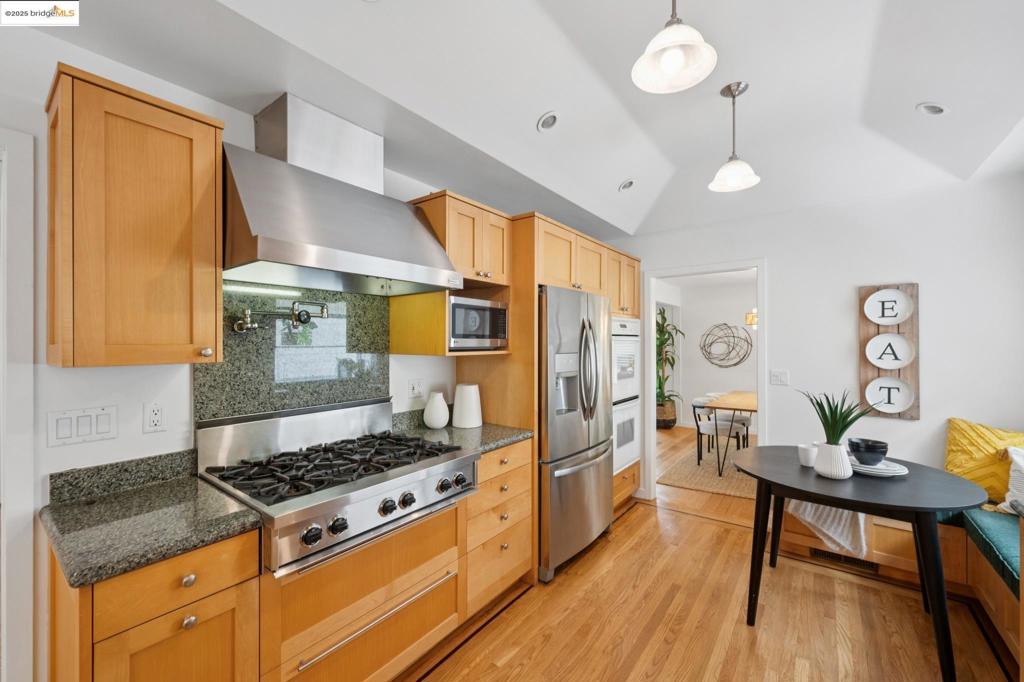 UPPER ROCKRIDGE - Residential