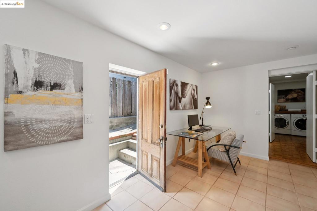 UPPER ROCKRIDGE - Residential