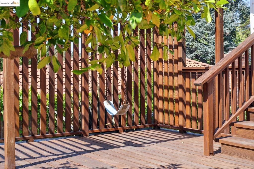 UPPER ROCKRIDGE - Residential