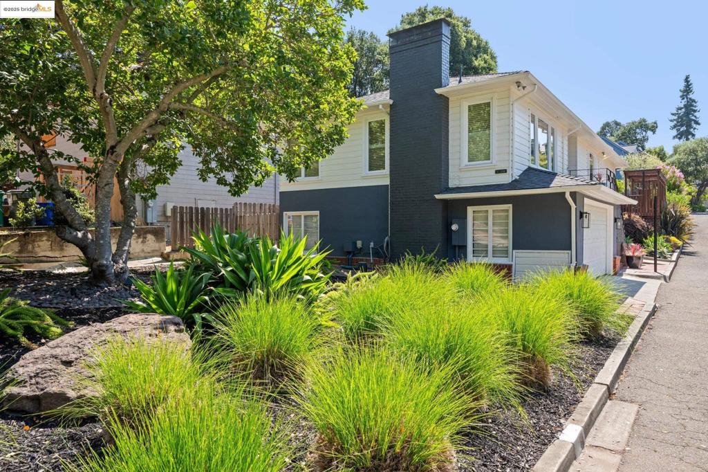 UPPER ROCKRIDGE - Residential