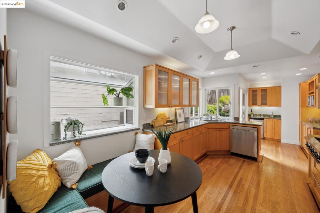 UPPER ROCKRIDGE - Residential