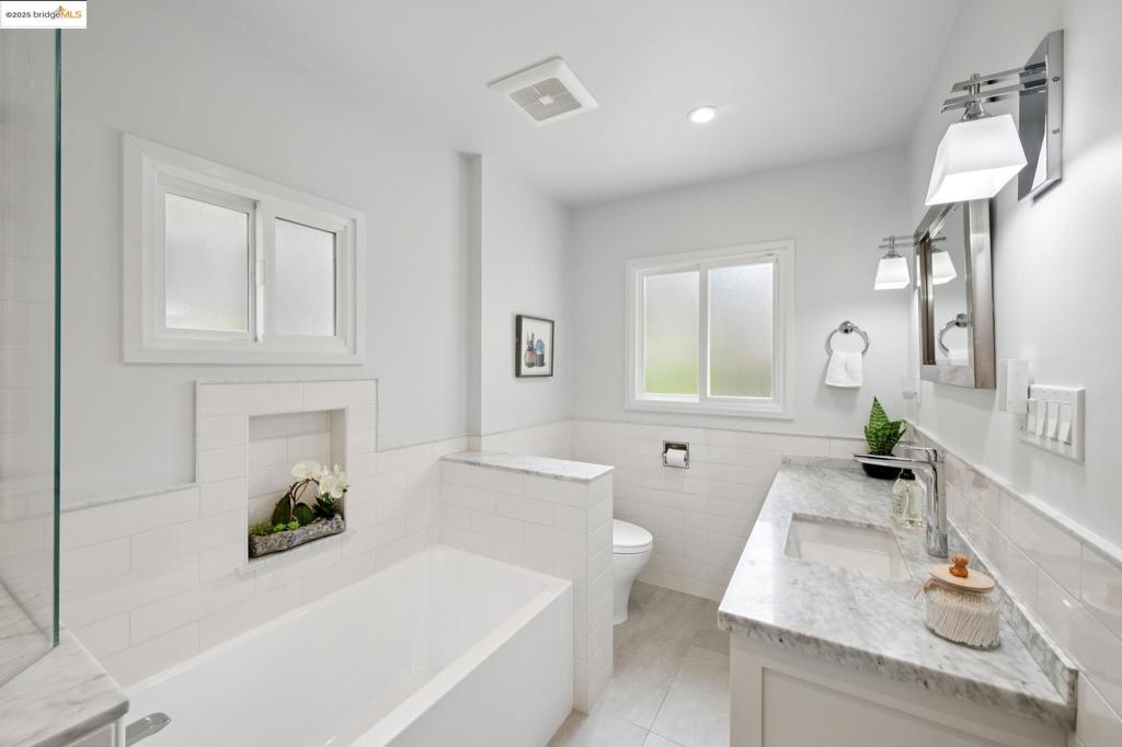 UPPER ROCKRIDGE - Residential