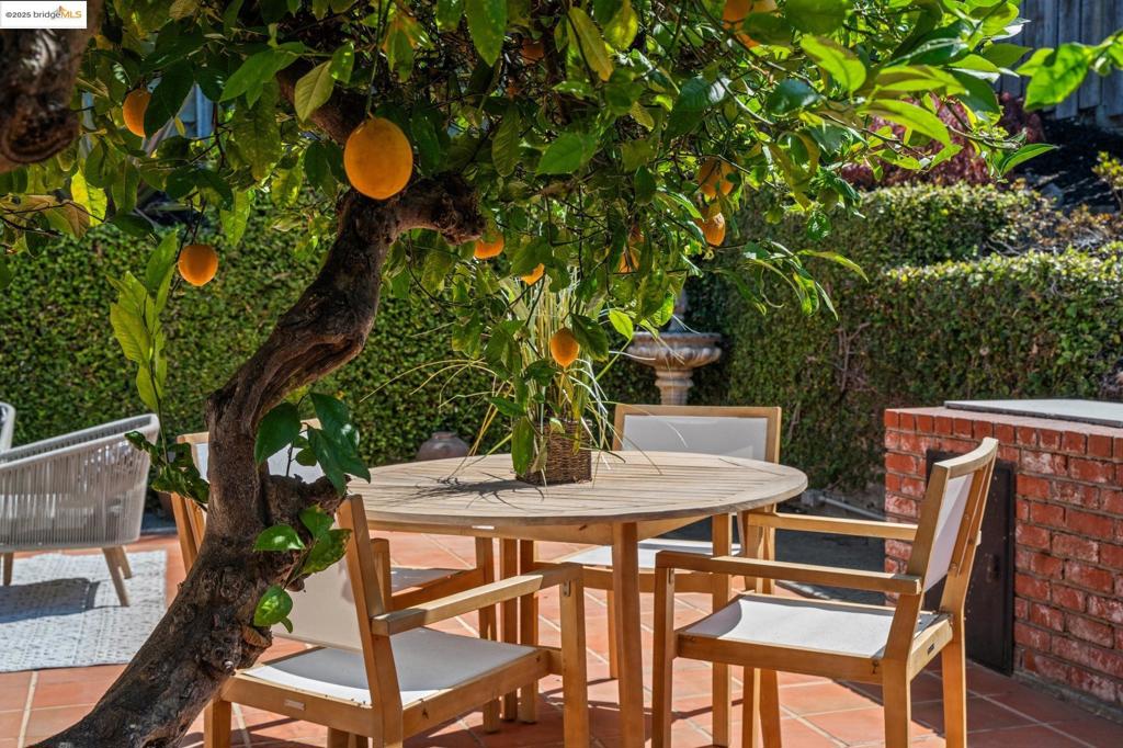 UPPER ROCKRIDGE - Residential