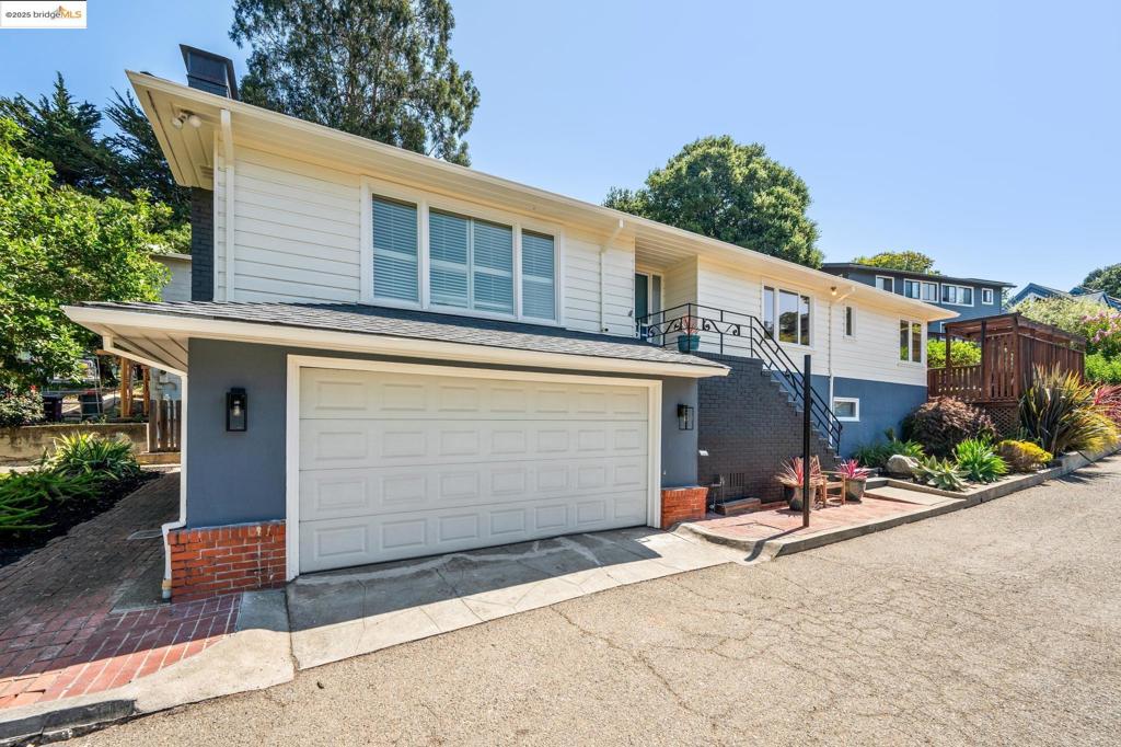 UPPER ROCKRIDGE - Residential