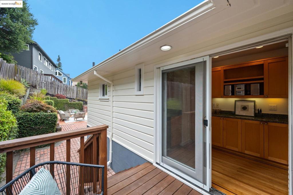 UPPER ROCKRIDGE - Residential