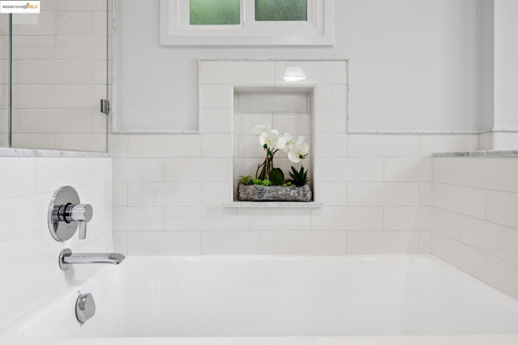 UPPER ROCKRIDGE - Residential