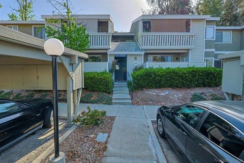 Photo of 27642 Susan Beth Way #B, Santa Clarita, CA 91350 (MLS # 260009349SD)