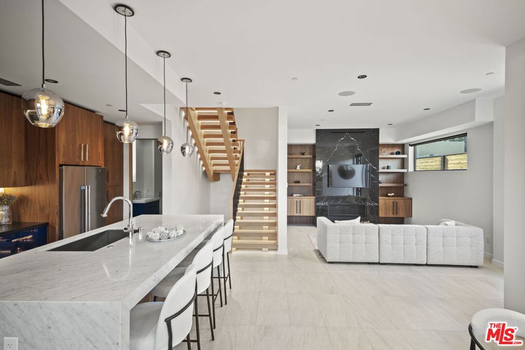 Photo of 212 Bay Street #101, Santa Monica, CA 90405 (MLS # 25609561)