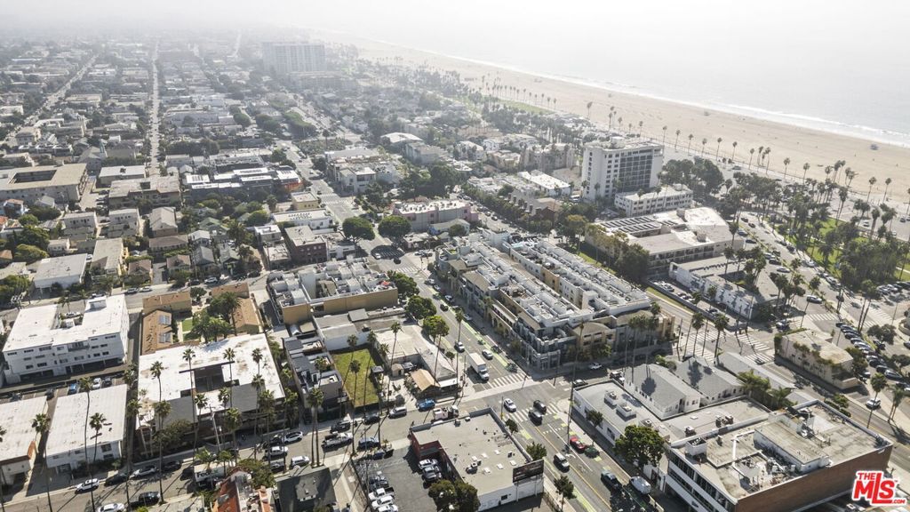 Photo of 212 Bay Street #101, Santa Monica, CA 90405 (MLS # 25609561)