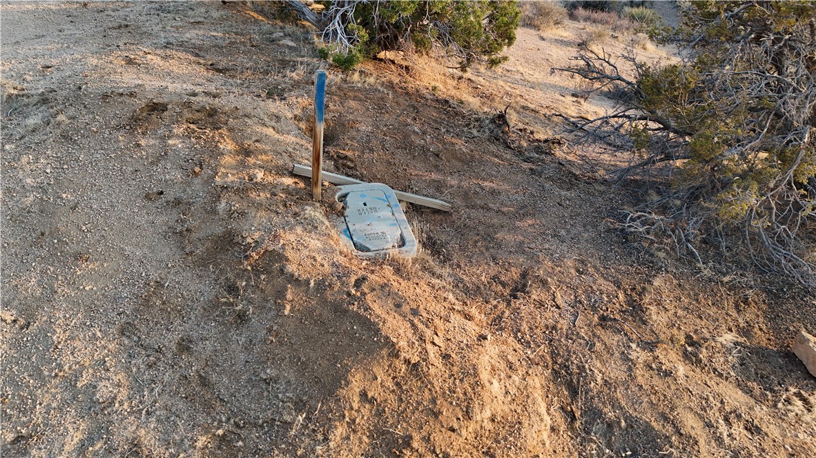 APN: 0435-262-36-0000 Coordinates: 34.417333, -117.113556 2.5 Acres for sale in San Bernardino County. This lot is located in the Apple Valley area on the corner of Mountain View Rd and Calico Road. Excellent location to build a home near other houses.