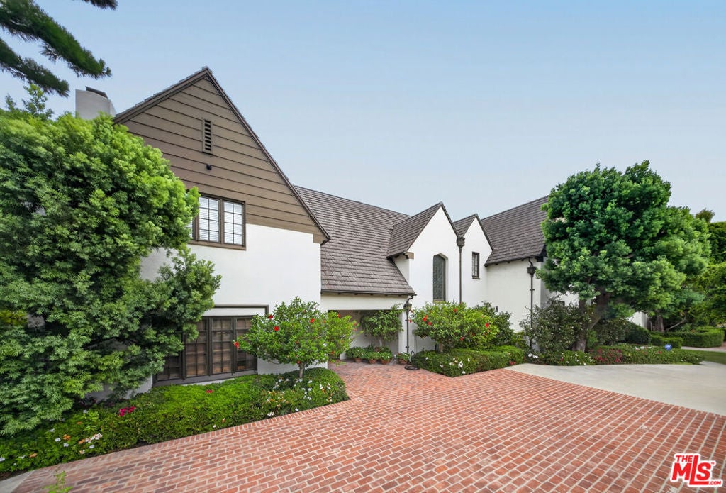 200 S June Street