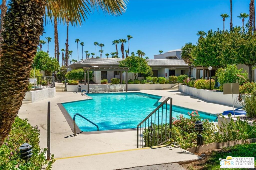 Palm Canyon Villas - Residential