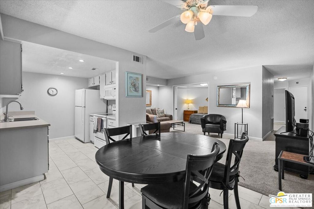 Palm Canyon Villas - Residential