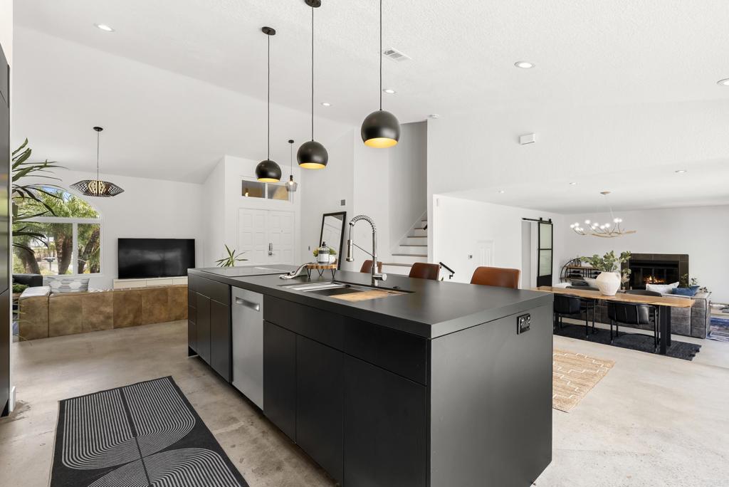 1609 Honeysuckle Court