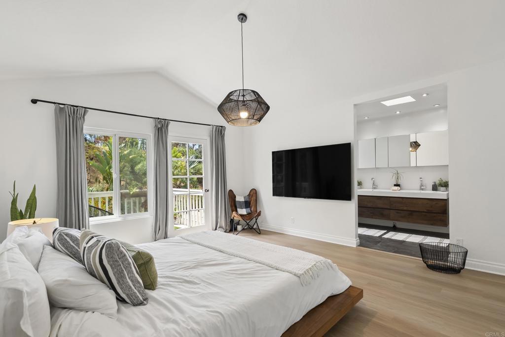 1609 Honeysuckle Court