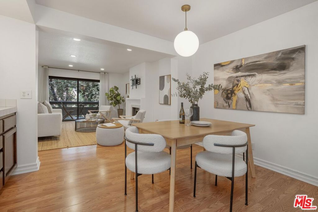 15231 Magnolia Boulevard 114