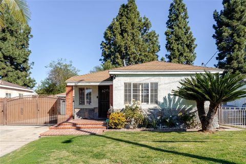 Photo of 3813 Lyndora Street, Lynwood, CA 90262 (MLS # SR26027059)