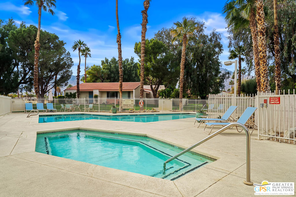 Palm Springs Country Club - Residential