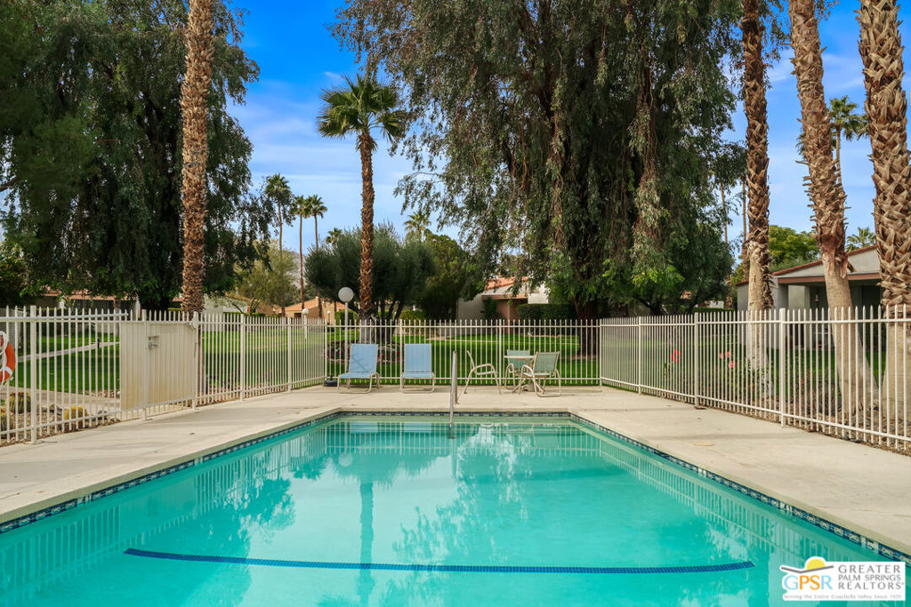 Palm Springs Country Club - Residential